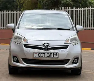 Toyota Ractis 1.5 AWD 2012 Silver