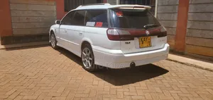 Subaru Legacy Wagon 2000 Nyeupe