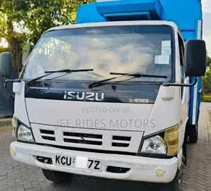 Isuzu NPR Food Truck 2018