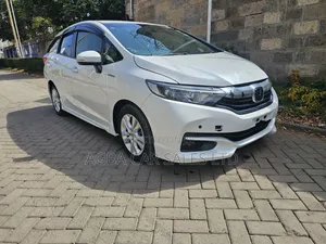 Honda Fit Shuttle 2019 Hybrid Pearl