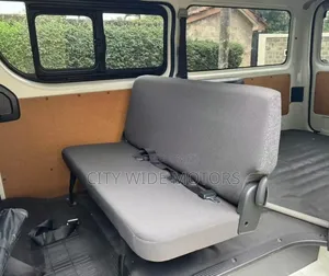 2020 Toyota HiAce Commuter Diesel
