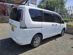 Nissan Serena 2013 Nyeupe
