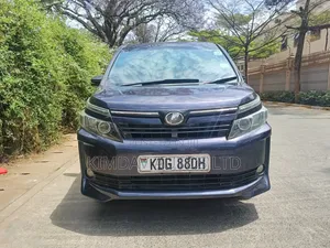 Toyota Voxy 2015 Bluu