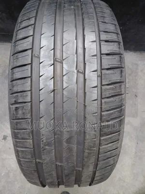 Tairi ya Michelin Pilot Sport 4 SUV 255/40R21