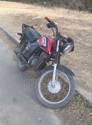 Honda CB 2023 Nyekundu