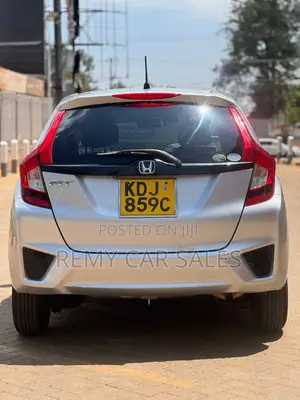 Honda Fit 2015 Nyeupe