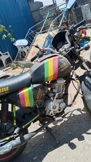 Bajaj Boxer 125 2017 Nyeusi