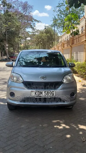 Toyota Passo 2016 Silver