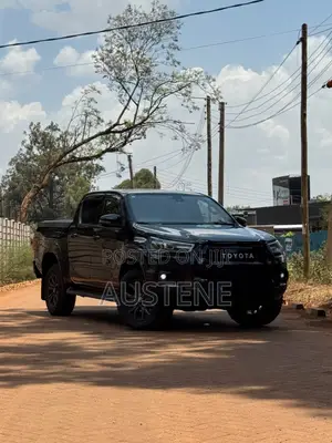 2022 Toyota Hilux Revo GR Double Cab Diesel 2.4 AWD Black