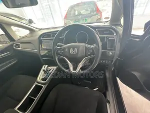 Honda Fit Shuttle 2019 Nyeusi