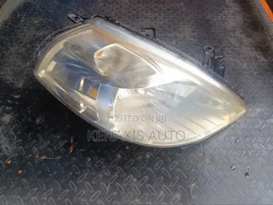 Nissan Tiida/Latio Non-Xenon Headlight (C11)