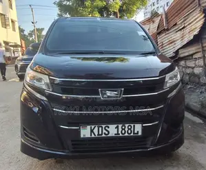 Toyota Noah 2018 Nyeusi