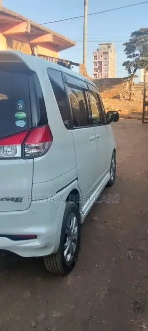 Suzuki Solio 2015 Nyeupe