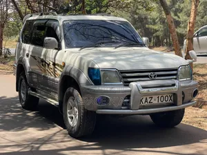 Toyota Land Cruiser Prado 2001 Nyeupe