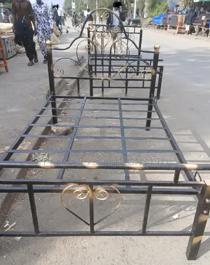 3x6 Metallic Bed Frame