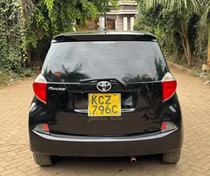 Toyota Ractis 1.5 AWD 2013 Nyeusi