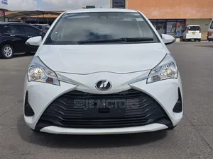 Toyota Vitz 1.0 FWD 5dr 2019 Nyeupe