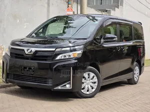 Toyota Voxy V 2WD 7-Seater 2019 Nyeusi