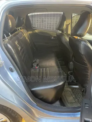 Toyota Vitz 2011 Bluu