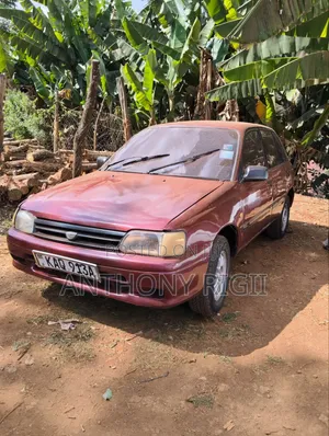 Toyota Starlet 1998 Nyekundu