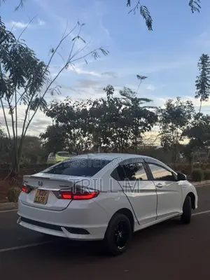 Honda Grace 1.5 Hybrid FWD 2018 Nyeupe