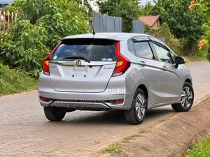 Honda Fit Hybrid 2019 Silver