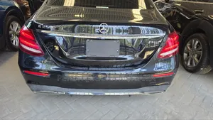 Mercedes-Benz E250 2019 Nyeusi