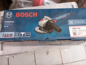 Bosch GWS 700 Angle Grinder 710W