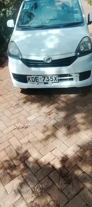 Daihatsu Mira 2014 Nyeupe