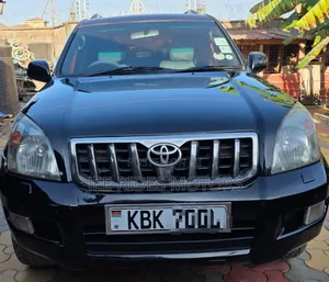 Toyota Land Cruiser Prado 2004 Nyeusi Ya Matt