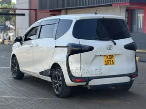 Toyota Sienta 2016 White