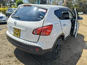 Nissan Dualis 2011 Nyeupe