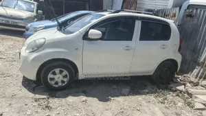Toyota Passo 2013 Nyeupe