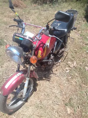 TVS HLX Plus ES 2024 Nyekundu