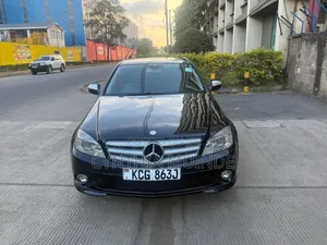 Mercedes-Benz C200 2009 Nyeusi