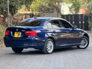 2011 BMW 320i Sedan RWD Blue