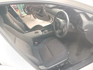 Mazda 3 2019 Nyeupe