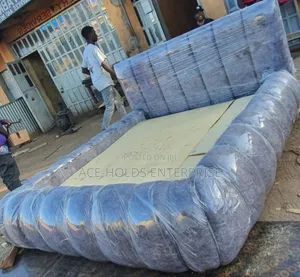Kitanda cha Kisasa cha Executive Bubble - 5x6ft