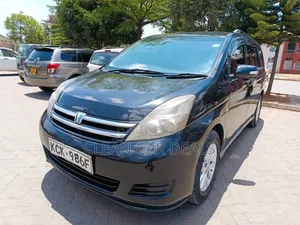 Toyota Isis 2010 Blue