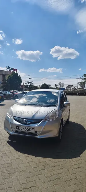 Honda Fit 2012 Nyeupe