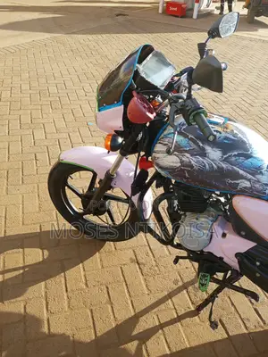 Bajaj Boxer 150 UG 2020 Nyeusi