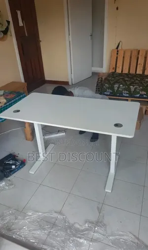 Ergonomic Electric Standing Desk - 1.4m