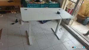1.4m Standing Desk ya Umeme Inayofuatiliwa