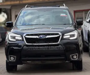 Subaru Forester Premium AWD 2019 Nyeusi
