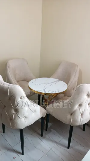 Set Kamili ya Samani za Nyumbani: Sofa ya Seaters 7, Seti ya Chakula, Meza ya Kahawa, Kitanda