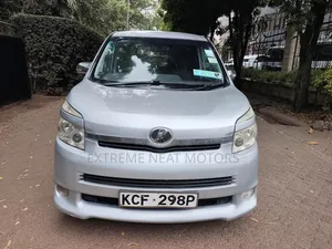 Toyota Voxy X 2WD 8-Seater 2008 Silver