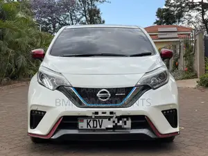 Nissan Note 2018 Nyeupe