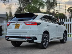 Toyota Harrier 2.0 Turbo 2018 Off-White