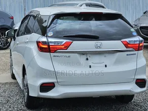 Honda Fit Shuttle 1.5 Hybrid 2WD 2019 White