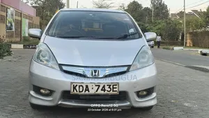 Honda Fit Shuttle 2013 Nyeupe